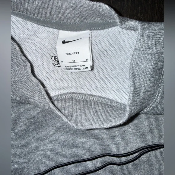 Nike Gray Dri-FIT Sweatshirt with Black Detail - Picture 2 of 4